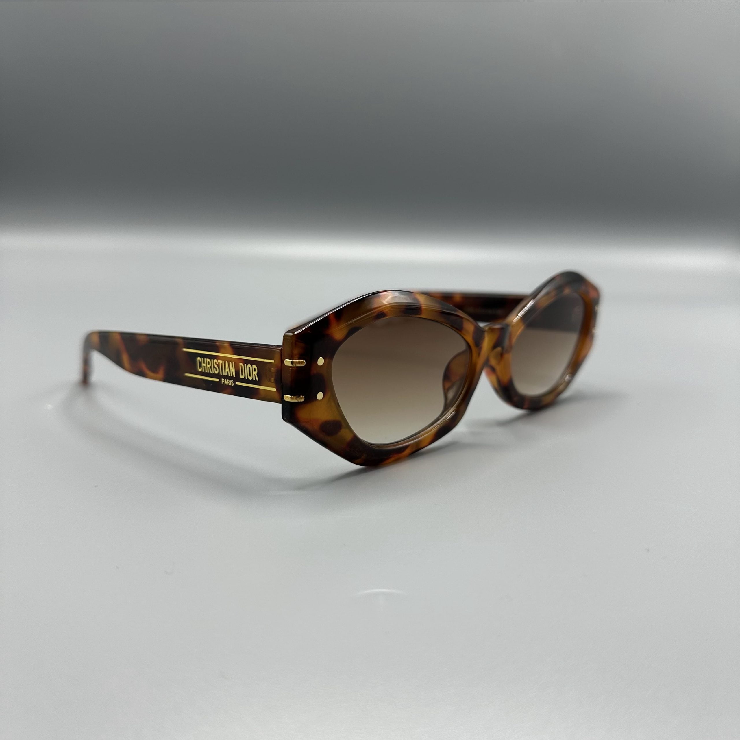 Dior Leopar 048 – Zümrüt Gözlük