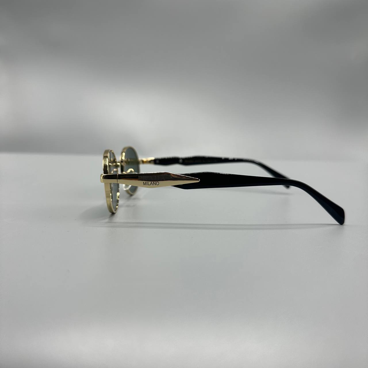 Prada Metal Oval Çerçeve Yeşil Cam 464 – Zümrüt Gözlük